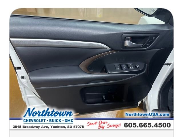 Used 2018 Toyota Highlander Limited image 11