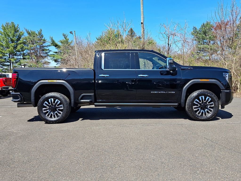 Used 2024 GMC Sierra 3500 Denali Ultimate AWD/4WD image 7