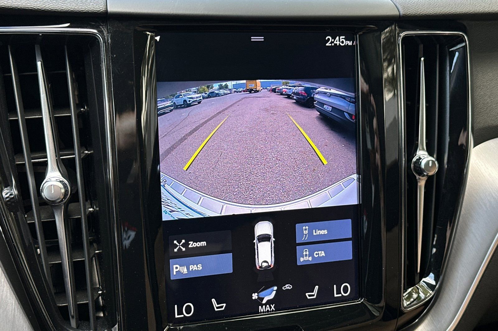 Used 2020 Volvo XC60 T5 Momentum w/ Protection Package Premier FWD image 18