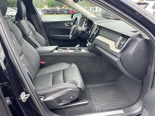 Used 2022 Volvo XC60 B6 Inscription w/ Advanced Package AWD/4WD image 17
