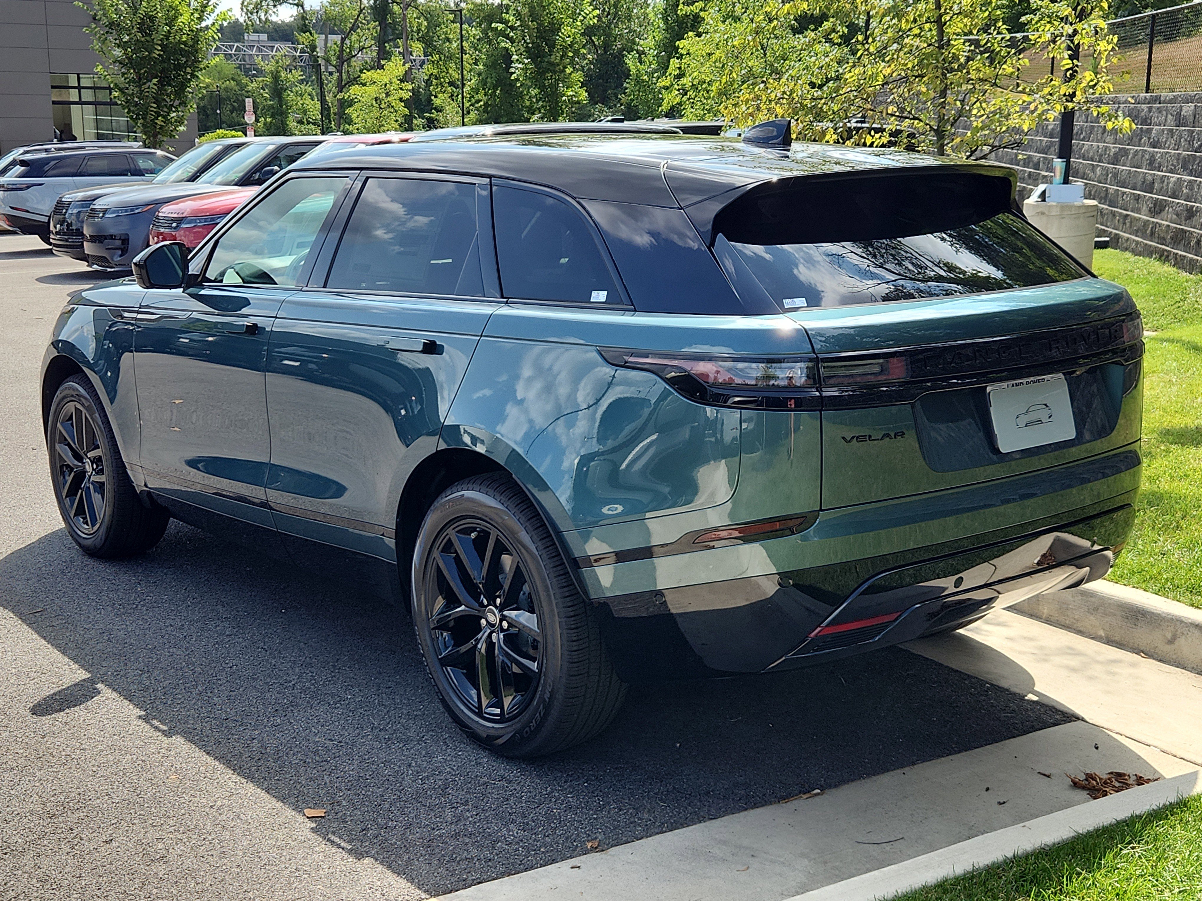 New 2026 Land Rover Range Rover Velar Dynamic SE image 12