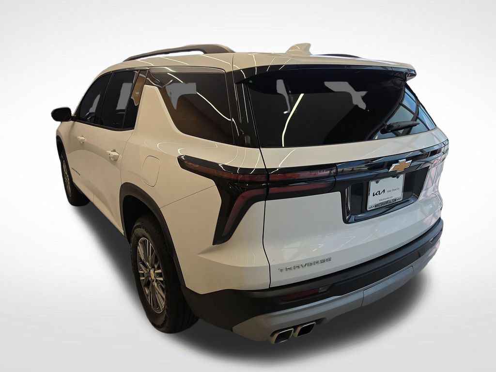 Used 2024 Chevrolet Traverse LT FWD image 4