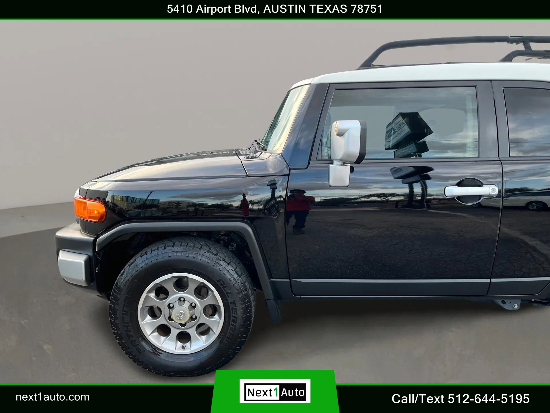 Used 2012 Toyota FJ Cruiser 2WD w/ Upgrade Pkg image 11
