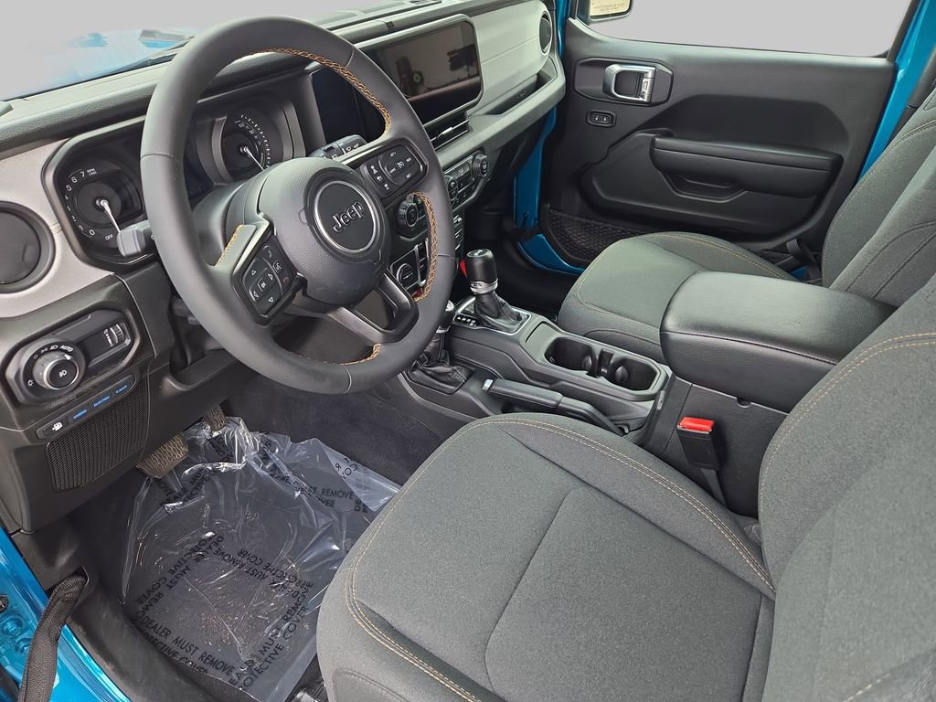 Used 2024 Jeep Wrangler Unlimited AWD/4WD image 19