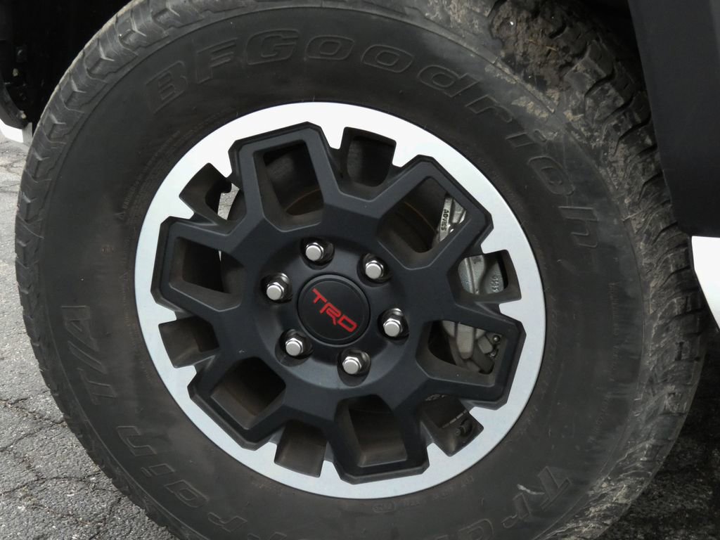 Used 2025 Toyota Tacoma TRD Off-Road image 11