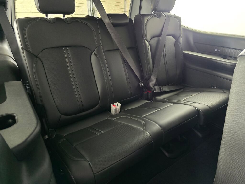 New 2025 Jeep Wagoneer 4WD w/ HD Trailer Tow Package image 25