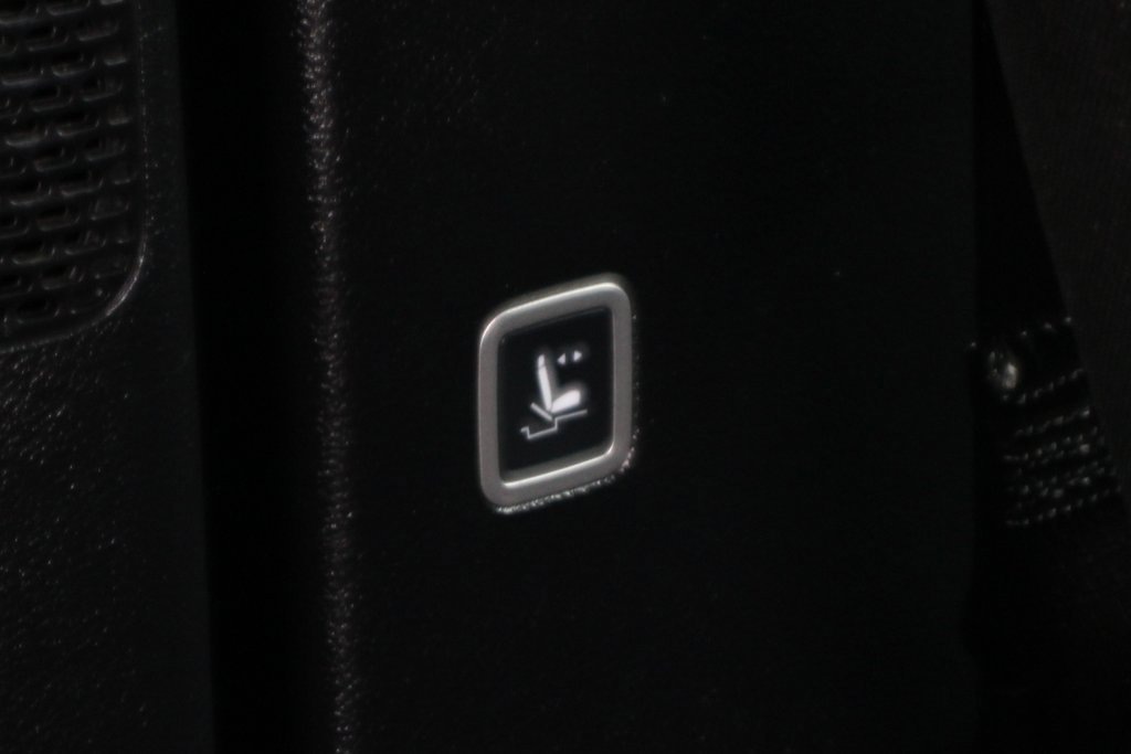 Used 2021 Chrysler Pacifica Touring w/ S Appearance Package image 11