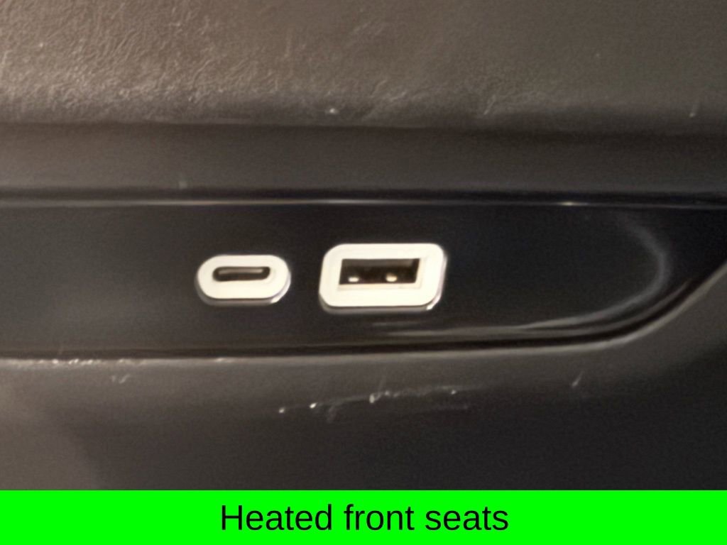 Used 2025 Chrysler Pacifica Limited image 18