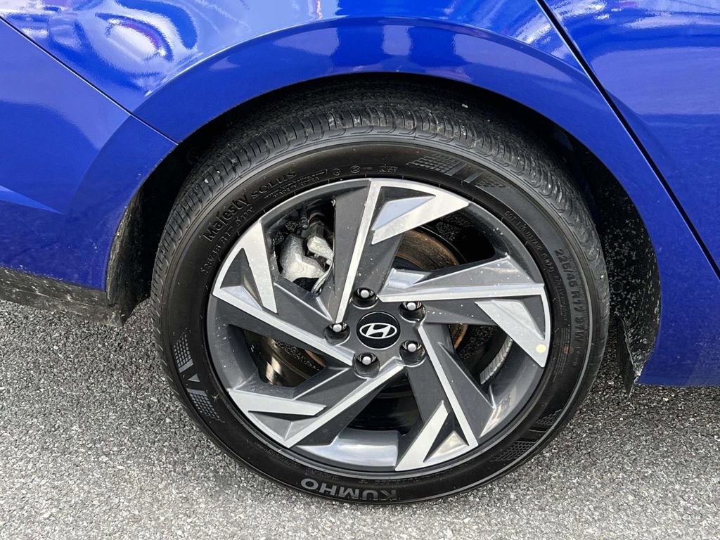 Certified 2025 Hyundai Elantra Sport image 9