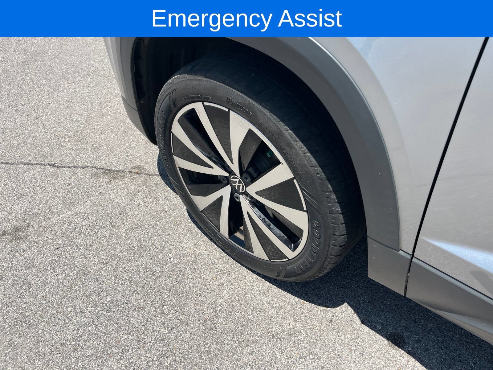 Used 2022 Volkswagen Taos SE w/ Driver Assistance Package FWD image 11