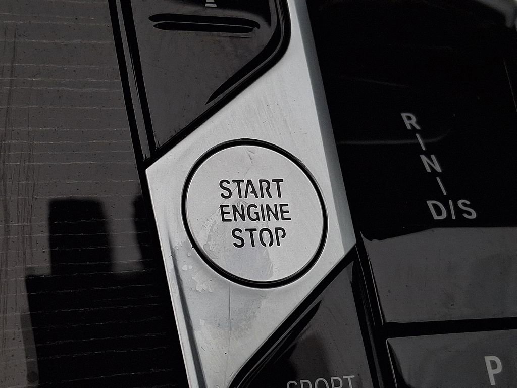 Certified 2024 BMW X7 xDrive40i w/ M Sport Package image 20