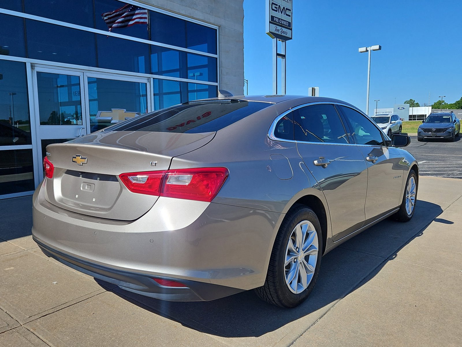 Used 2025 Chevrolet Malibu LT FWD image 4