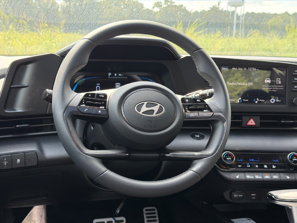 New 2026 Hyundai Elantra SEL Sport FWD image 24