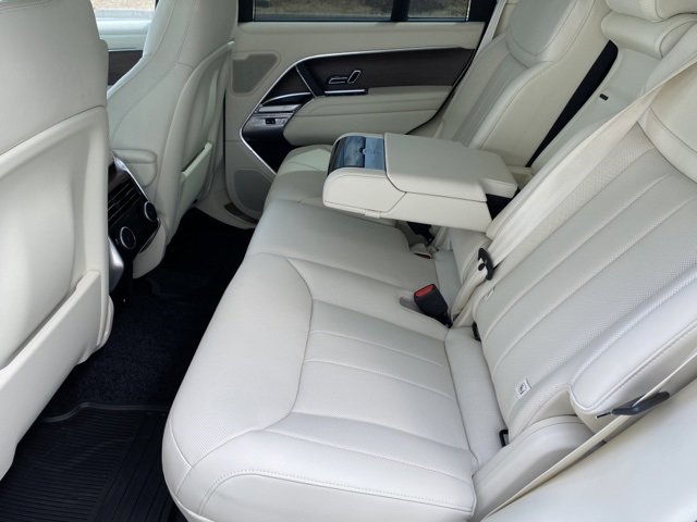 New 2025 Land Rover Range Rover SE image 20