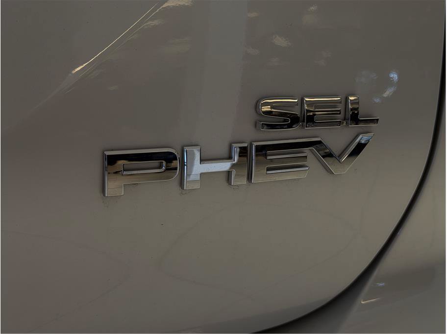 Used 2025 Mitsubishi Outlander 4WD Plug-In Hybrid image 28