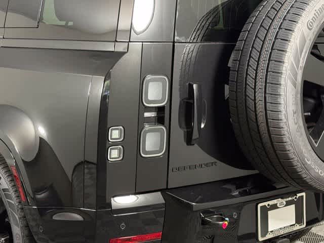New 2026 Land Rover Defender 110 X-Dynamic SE AWD/4WD image 13