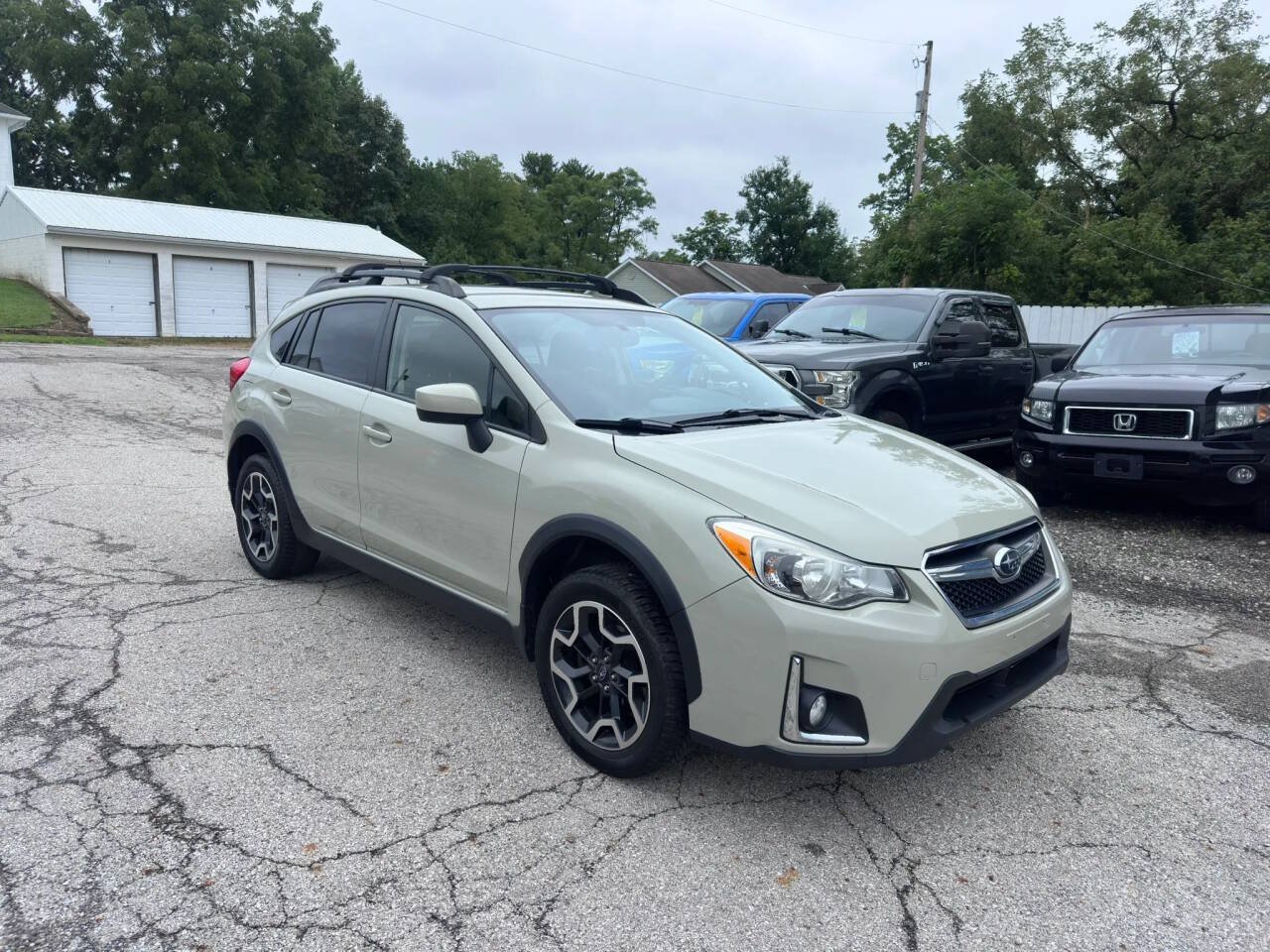 Used 2016 Subaru Crosstrek 2.0i Premium w/ Popular Package #2 AWD/4WD image 3
