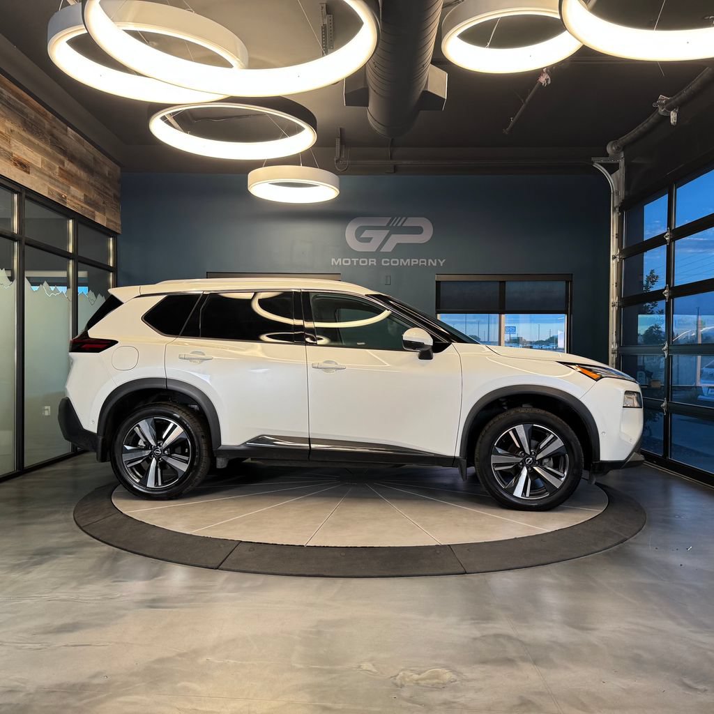 Used 2023 Nissan Rogue SL w/ SL Premium Package AWD/4WD image 2