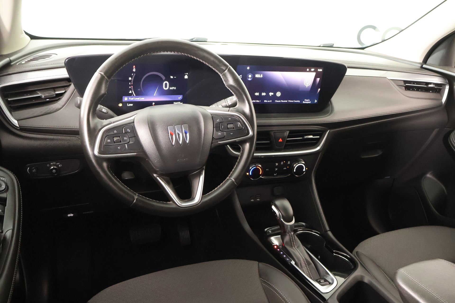 Used 2024 Buick Encore GX Preferred image 2