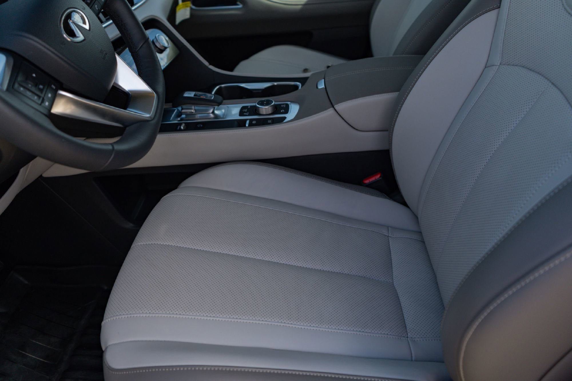 Certified 2026 INFINITI QX60 Luxe w/ Cargo Package FWD image 8