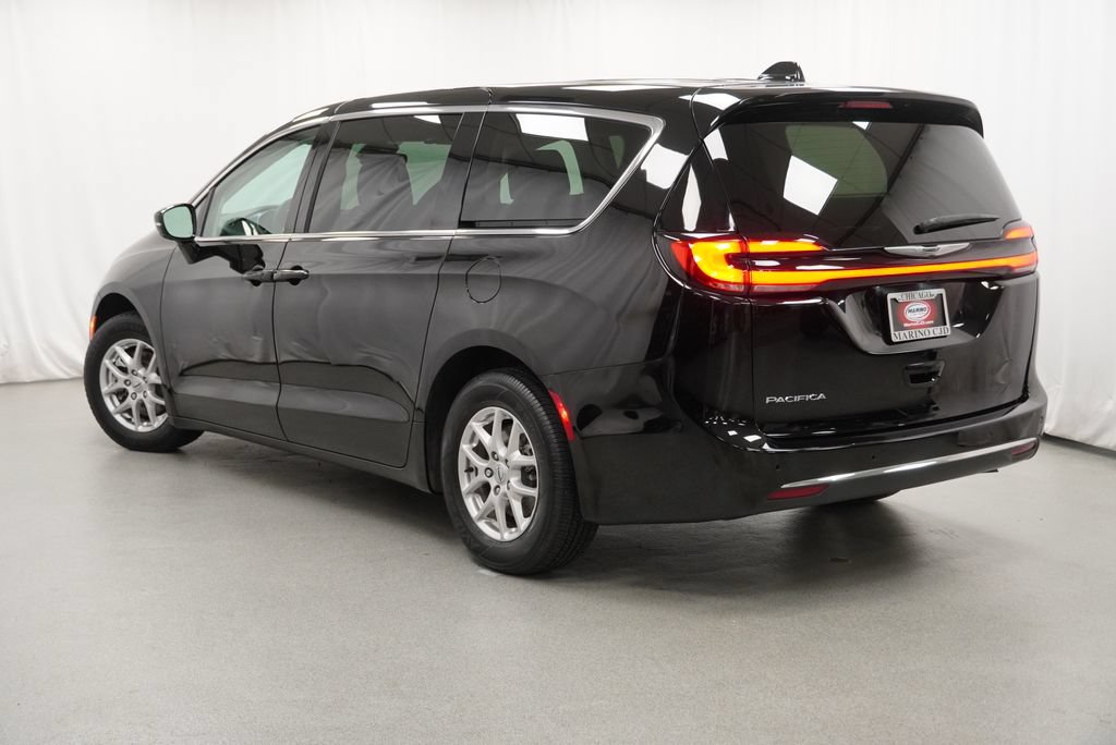 Certified 2024 Chrysler Pacifica Touring-L FWD image 15