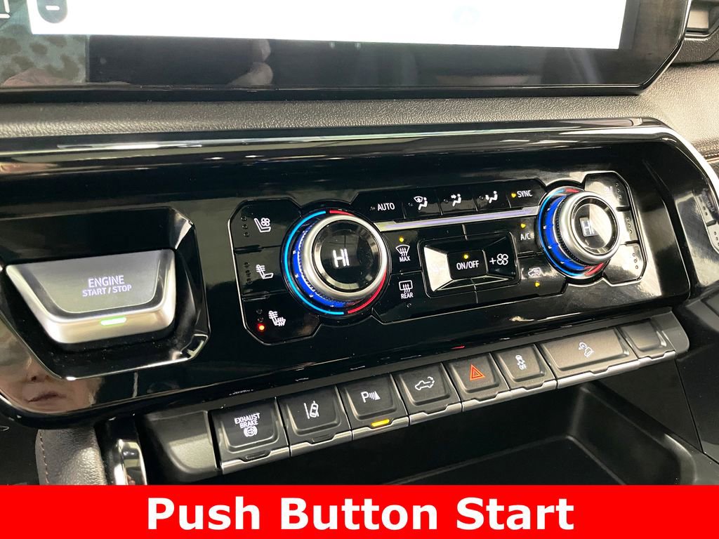 Used 2025 GMC Sierra 2500 AT4 image 10