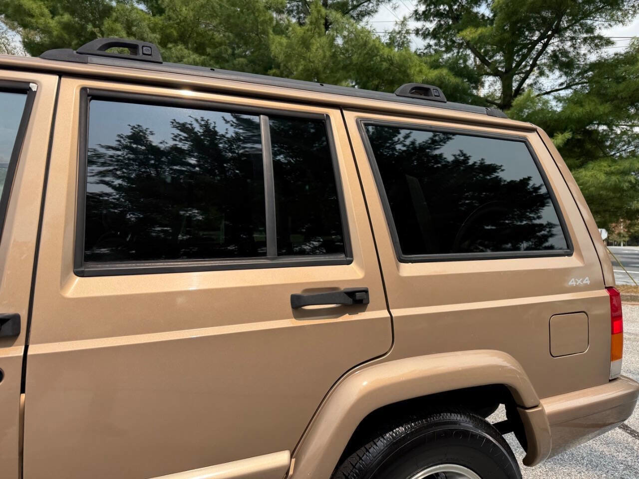 Used 1999 Jeep Cherokee Classic image 18