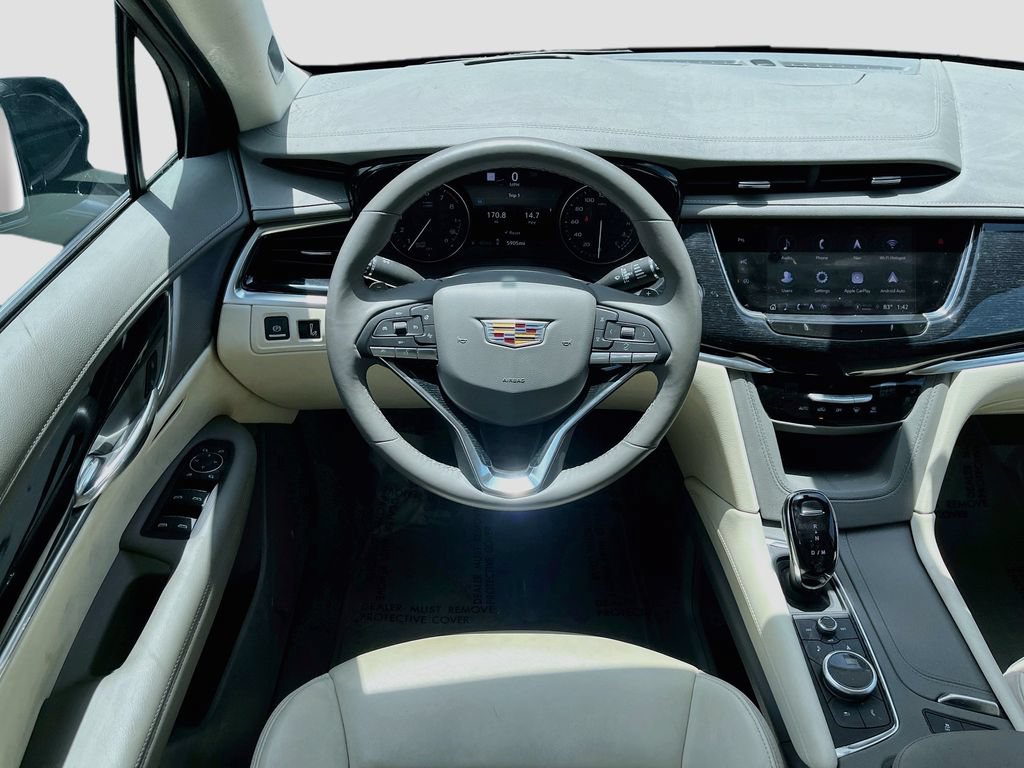 Used 2025 Cadillac XT6 Premium Luxury w/ Technology Package FWD image 24
