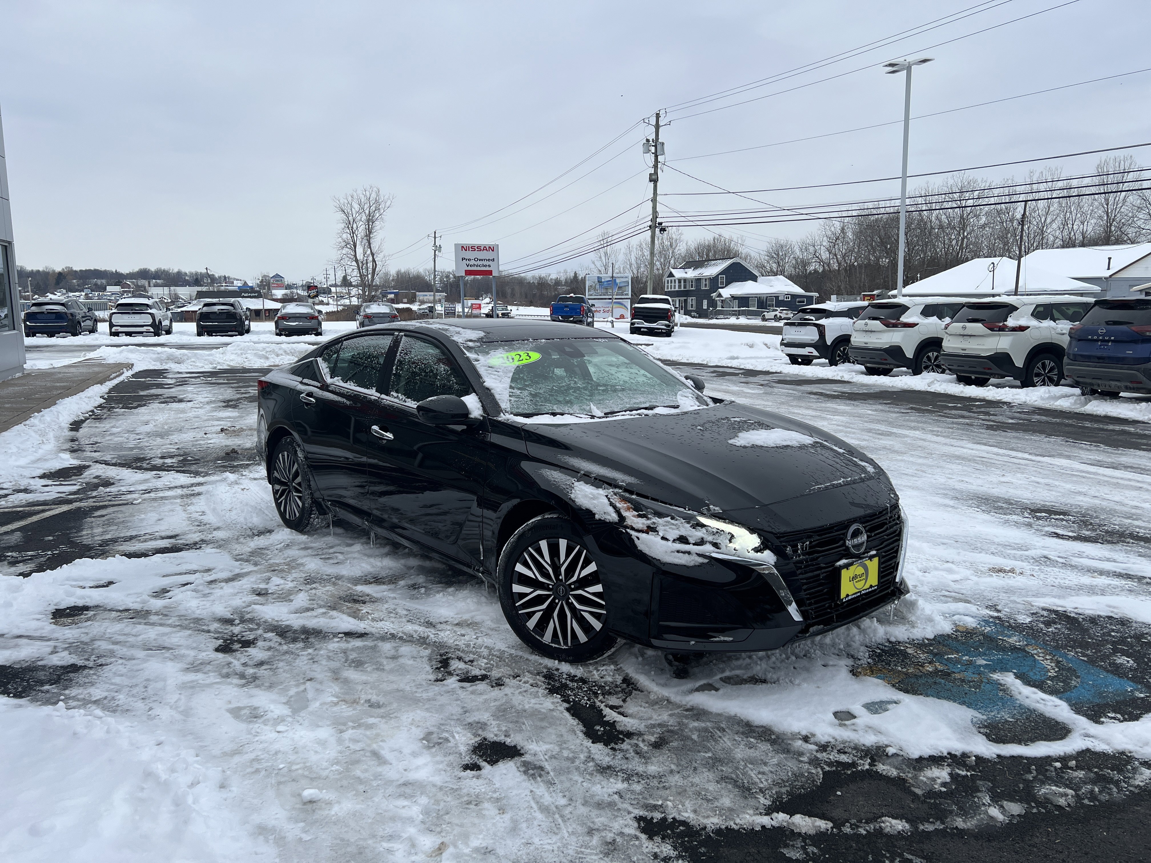 Certified 2023 Nissan Altima 2.5 SV w/ SV Premium Package image 15