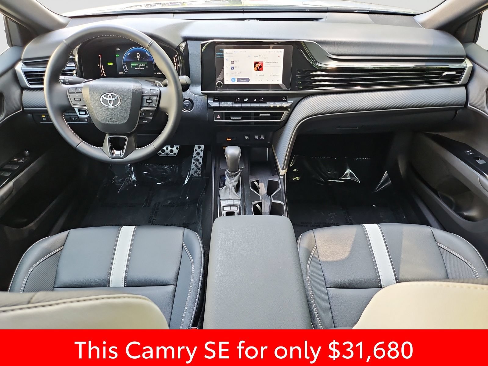 Used 2025 Toyota Camry SE FWD image 16