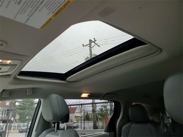 Certified 2023 Toyota Sienna XLE image 21
