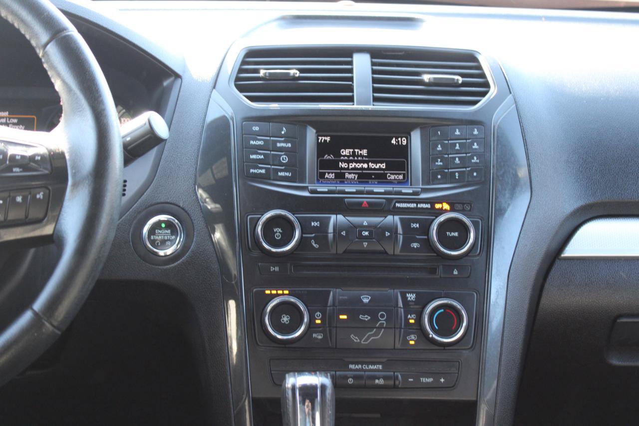 Used 2017 Ford Explorer XLT AWD/4WD image 11