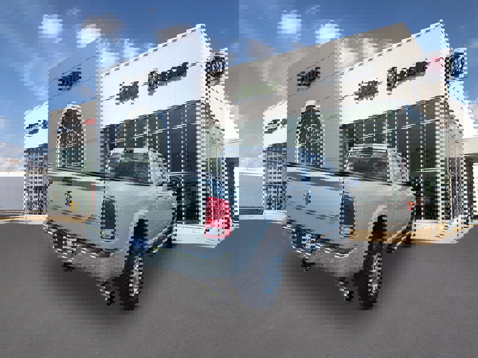 Used 2018 RAM 3500 Laramie image 2