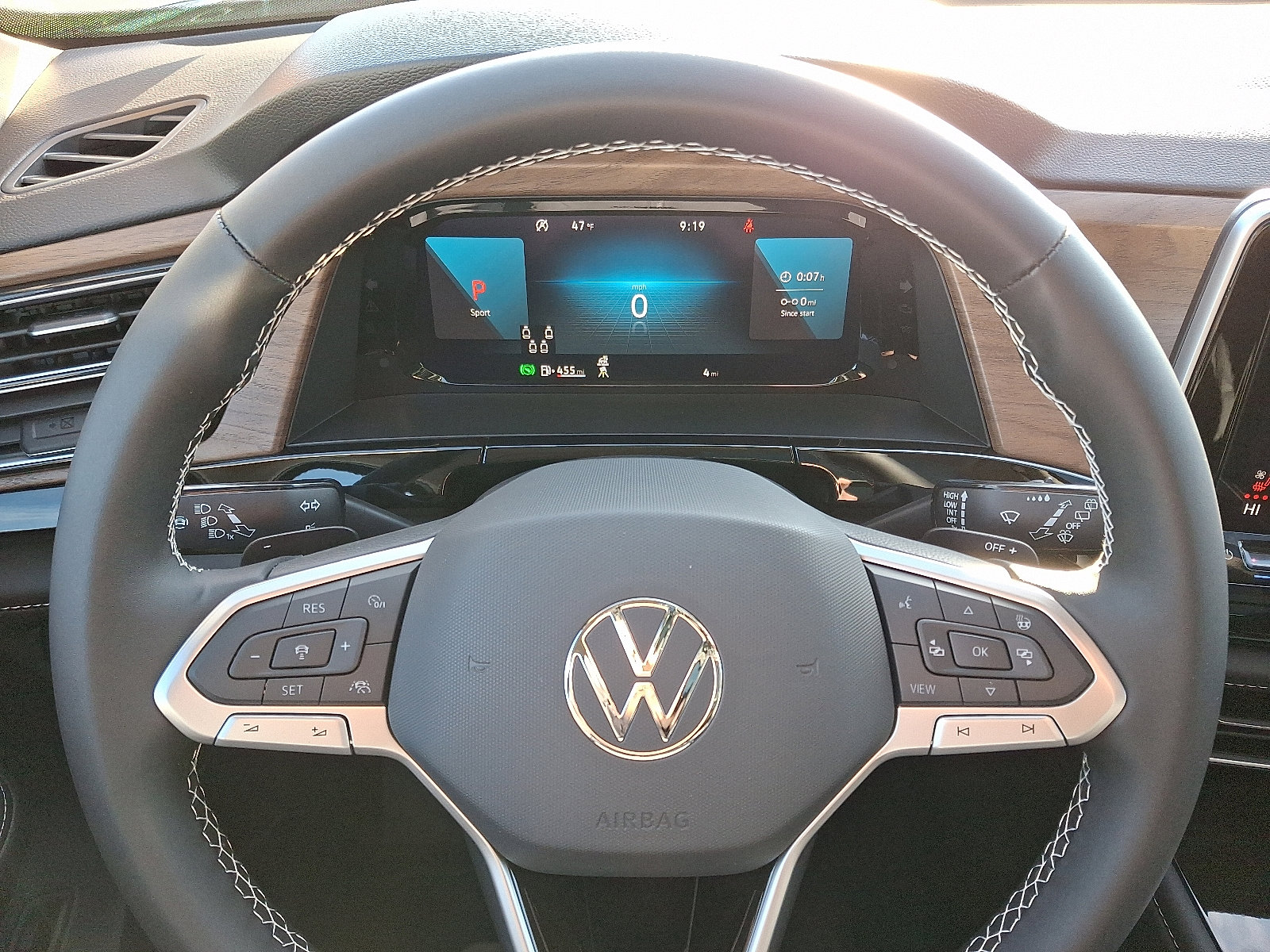 New 2025 Volkswagen Atlas SE image 12