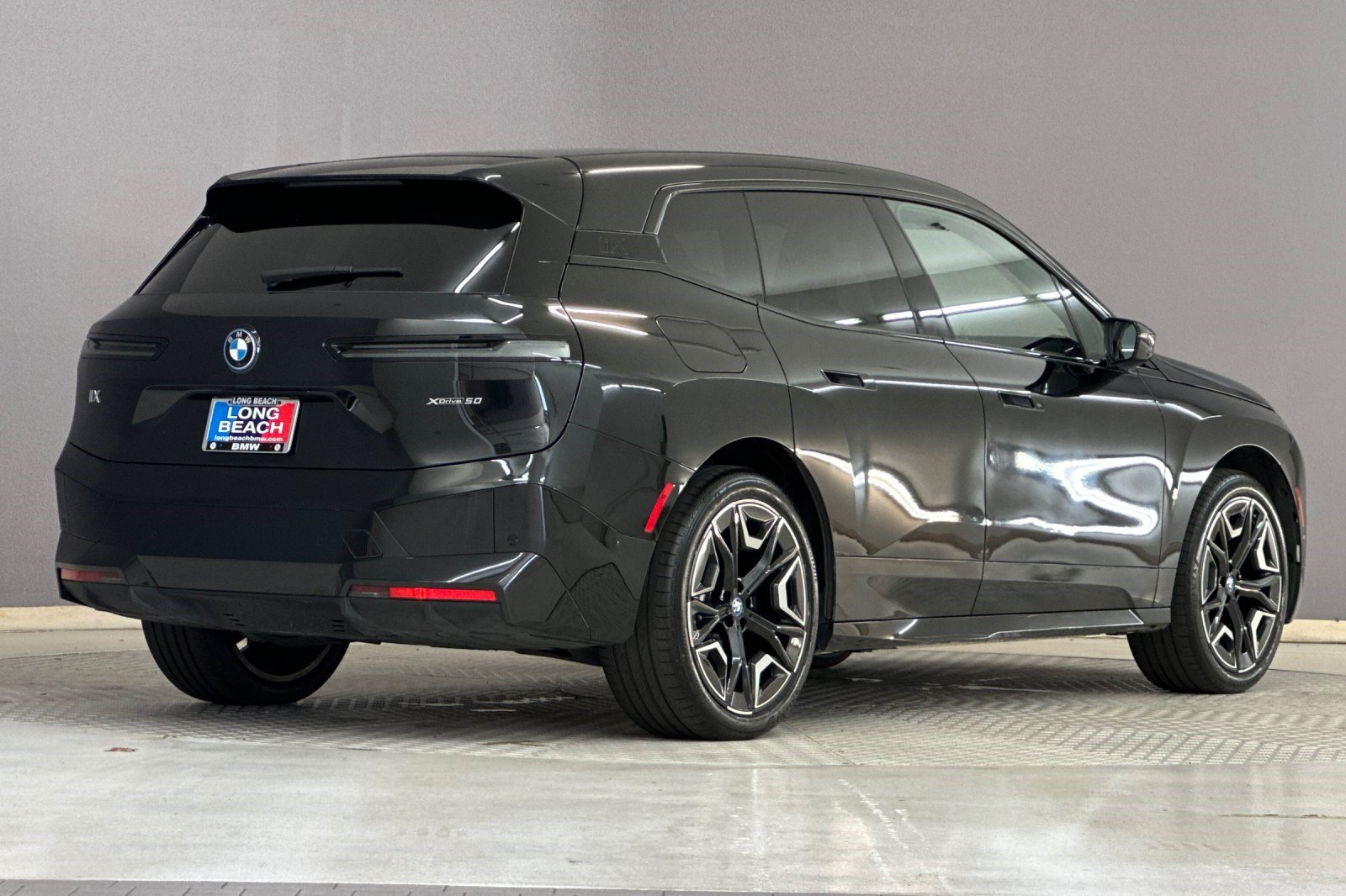 Certified 2024 BMW iX xDrive50 w/ Premium Package AWD/4WD image 9