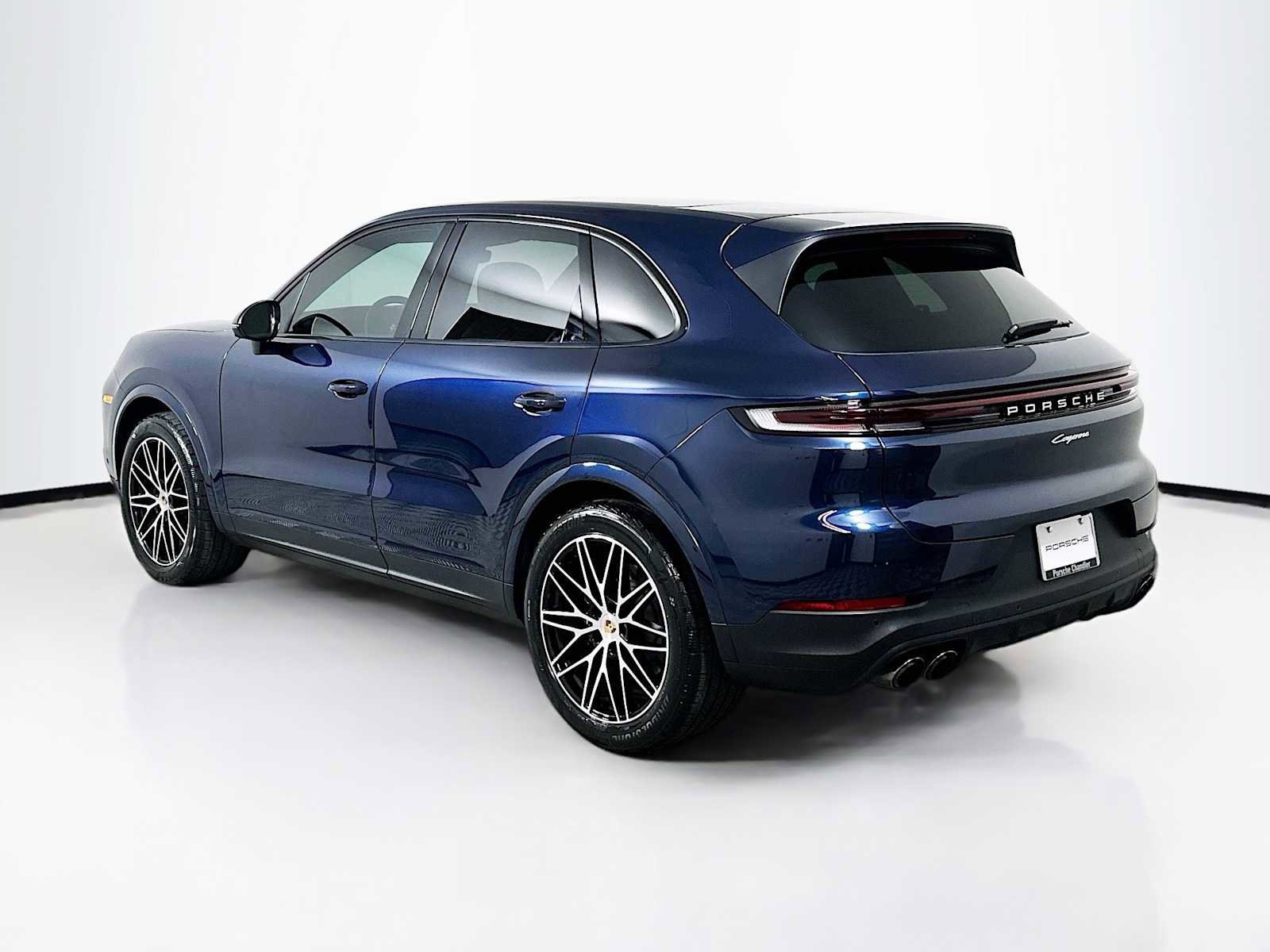 Certified 2025 Porsche Cayenne image 3