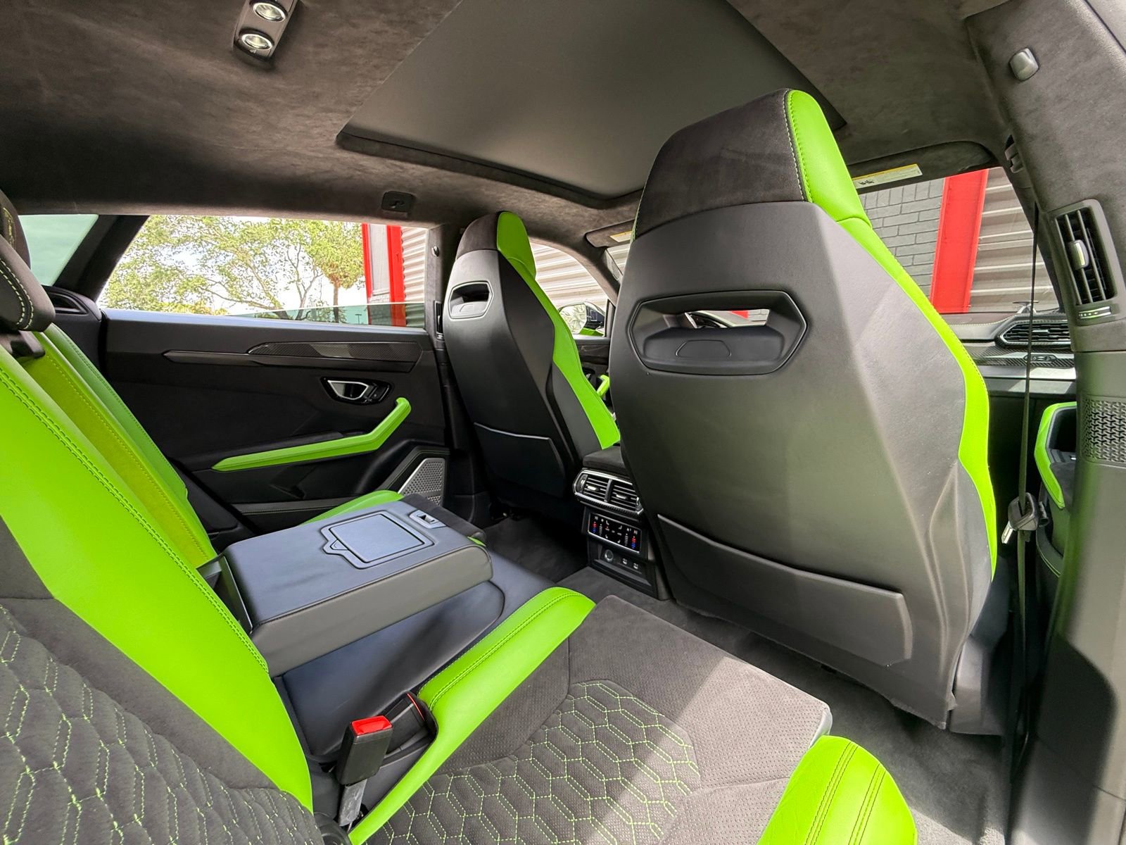 Used 2022 Lamborghini Urus image 33