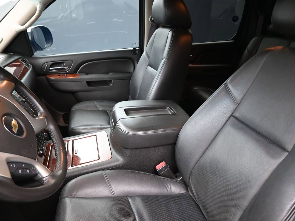 Used 2013 Chevrolet Avalanche LTZ image 33