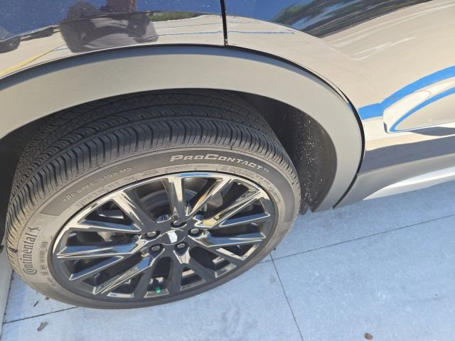 Used 2023 Cadillac XT4 Premium Luxury image 6