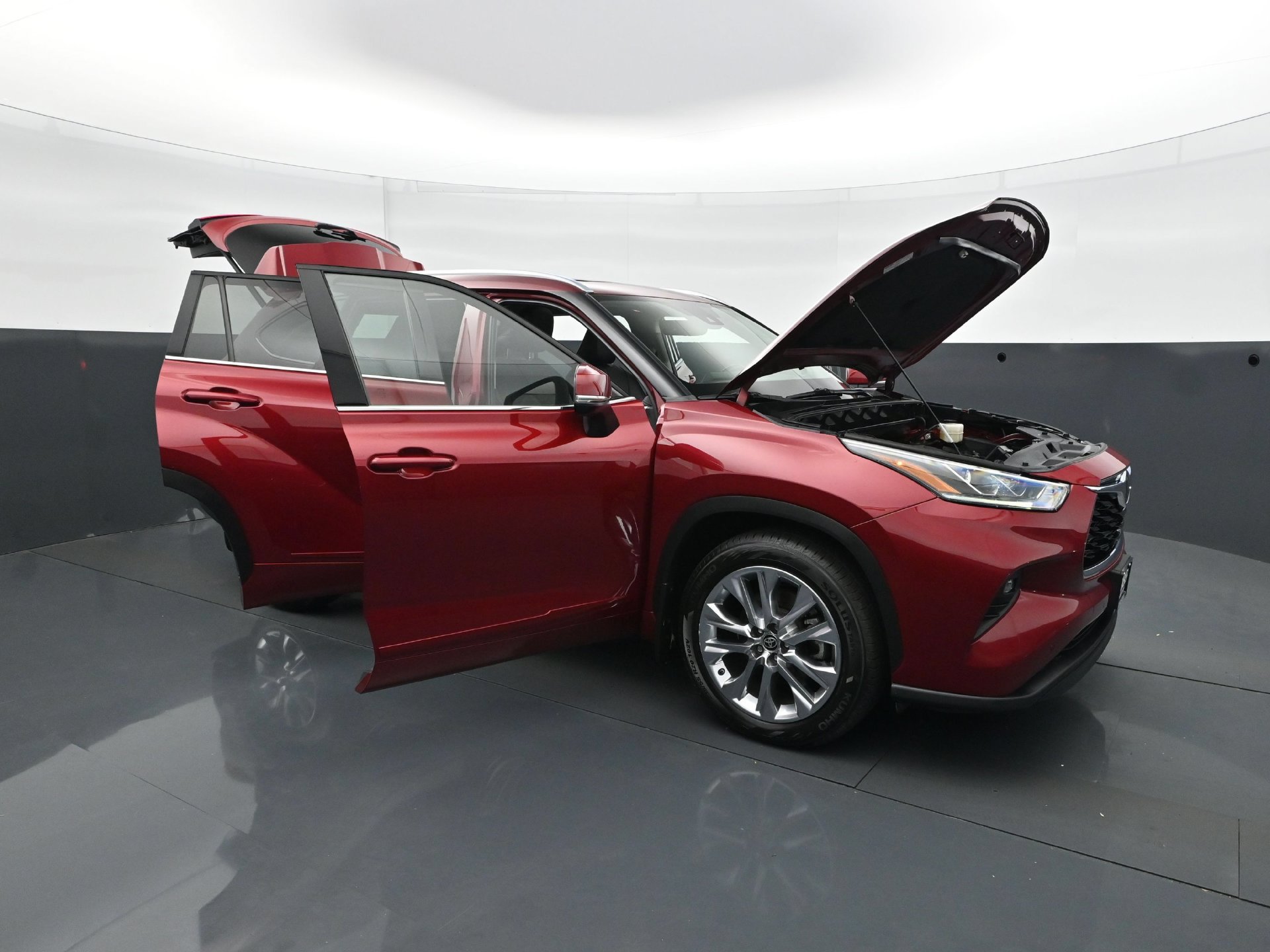 Used 2021 Toyota Highlander Limited AWD/4WD image 40