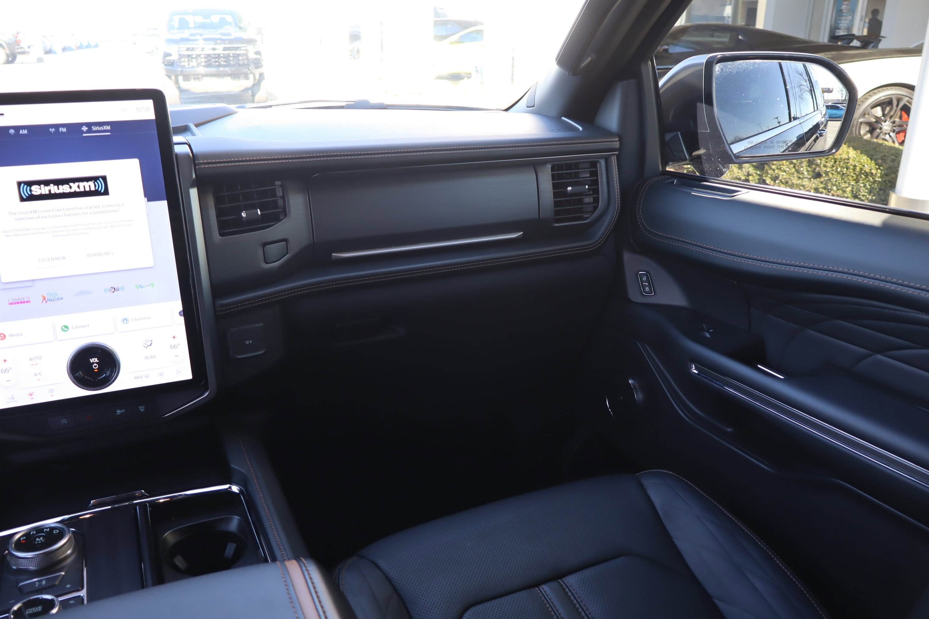 Used 2024 Ford Expedition Platinum image 15