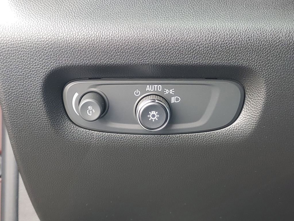 Certified 2023 Chevrolet Traverse LT FWD image 8