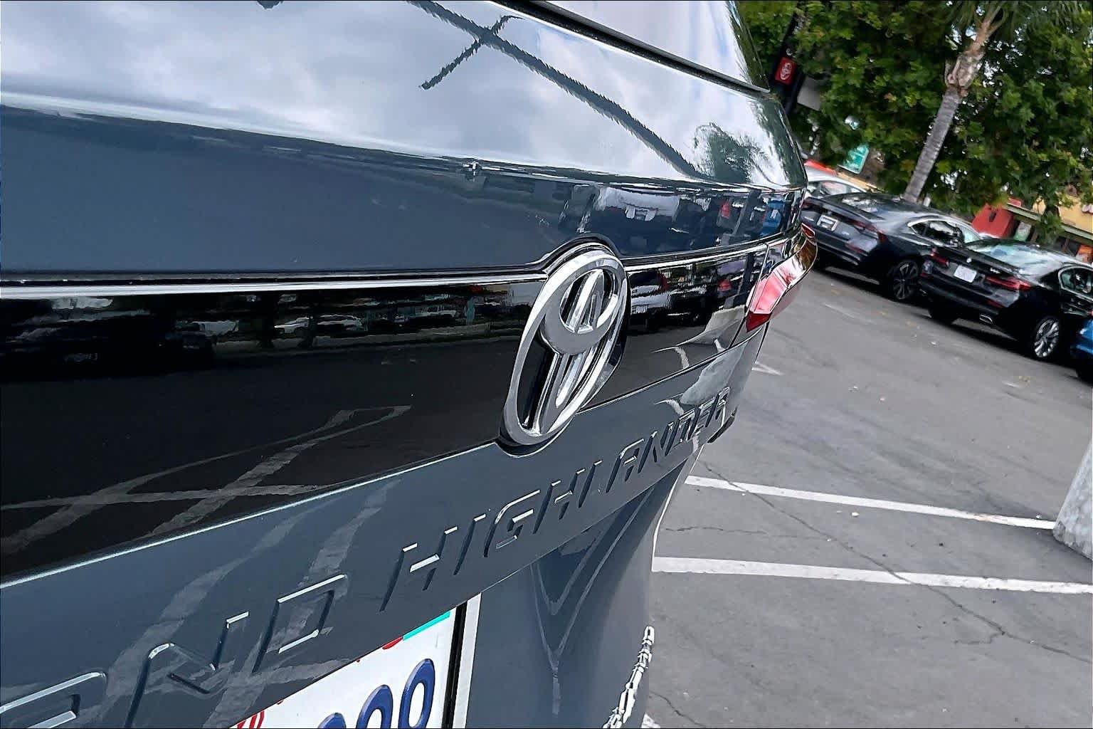 Used 2024 Toyota Grand Highlander AWD image 30