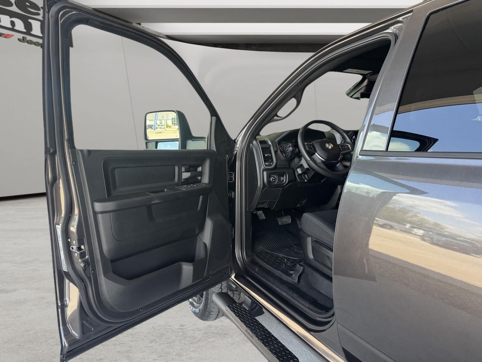New 2026 RAM 2500 Tradesman AWD/4WD image 9