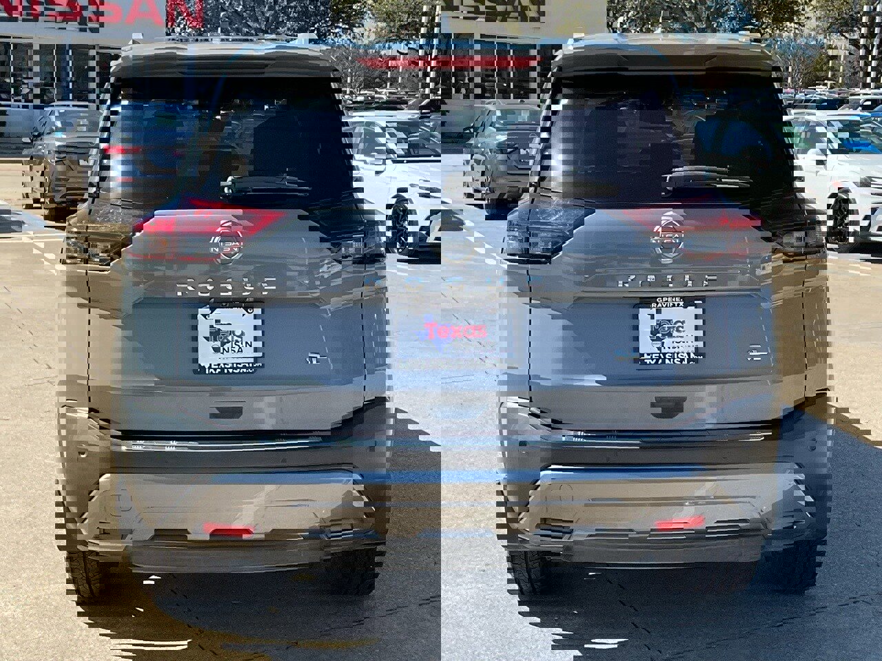 Used 2022 Nissan Rogue SL w/ SL Premium Package image 6