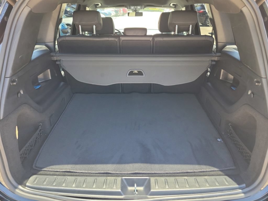 Used 2023 Mercedes-Benz GLB 250 4MATIC w/ Premium Package image 9
