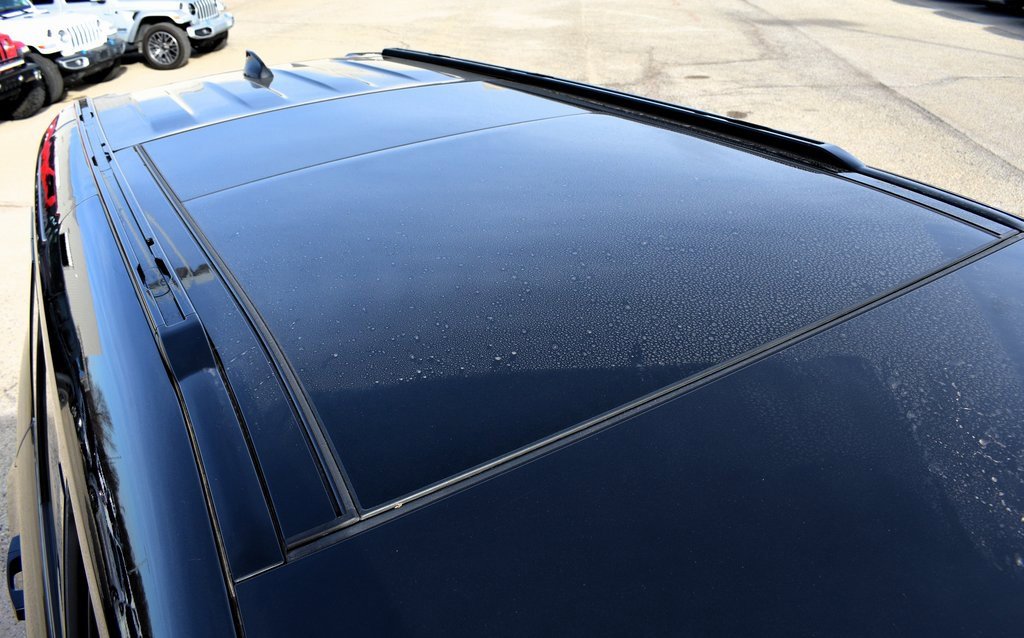 Used 2025 Land Rover Defender 110 S image 10