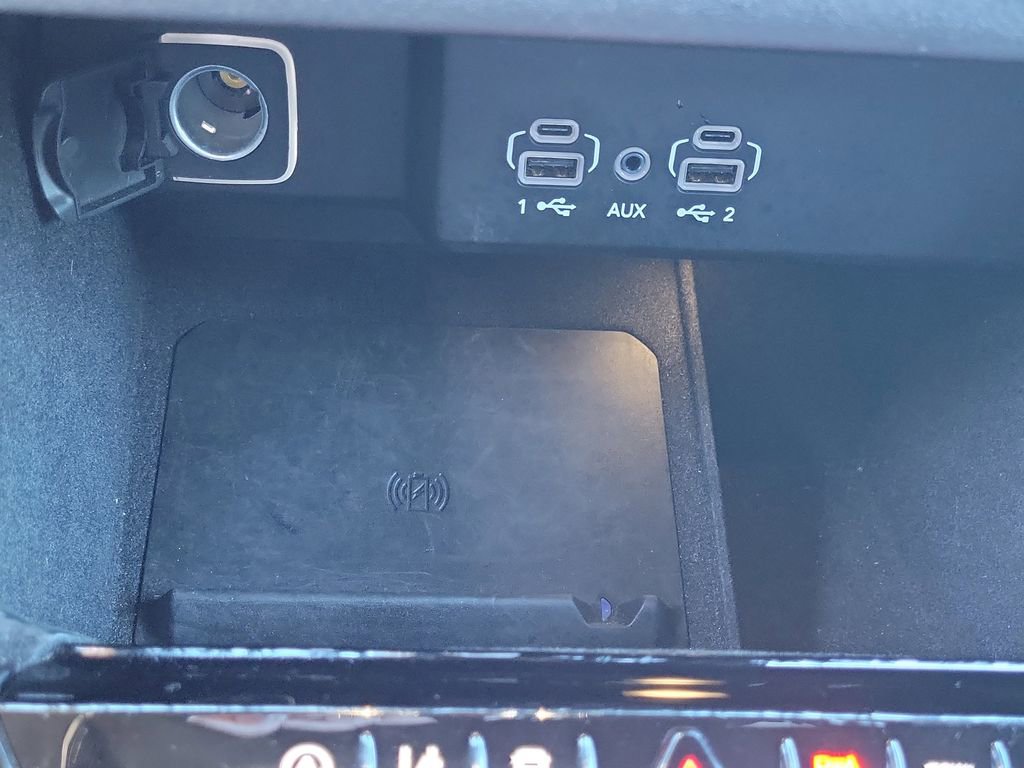 Used 2024 Jeep Wagoneer Series III w/ Flexible Seating Group image 24