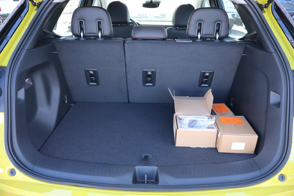 New 2027 Chevrolet Bolt RS w/ Super Cruise Package FWD image 23