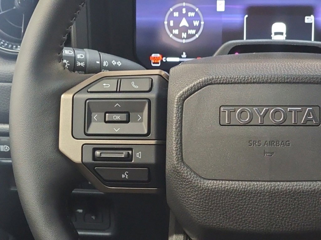 Used 2025 Toyota Land Cruiser image 21